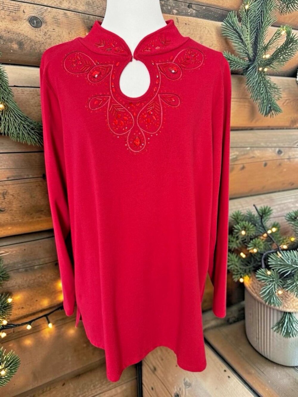 Belle By Kim Gravel Red Embellished Top-Size 1X-Keyhole Neckline (Hook Closure)